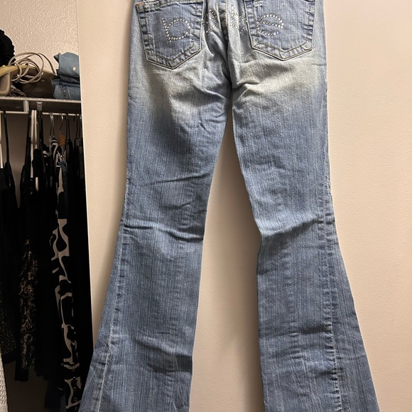 “BEBE” LIGHT BLUE JEANS/SIZE 26US TALL/RHINESTONE LOGO BACK AND FRONT/DISTRESSED - Picture 10 of 13